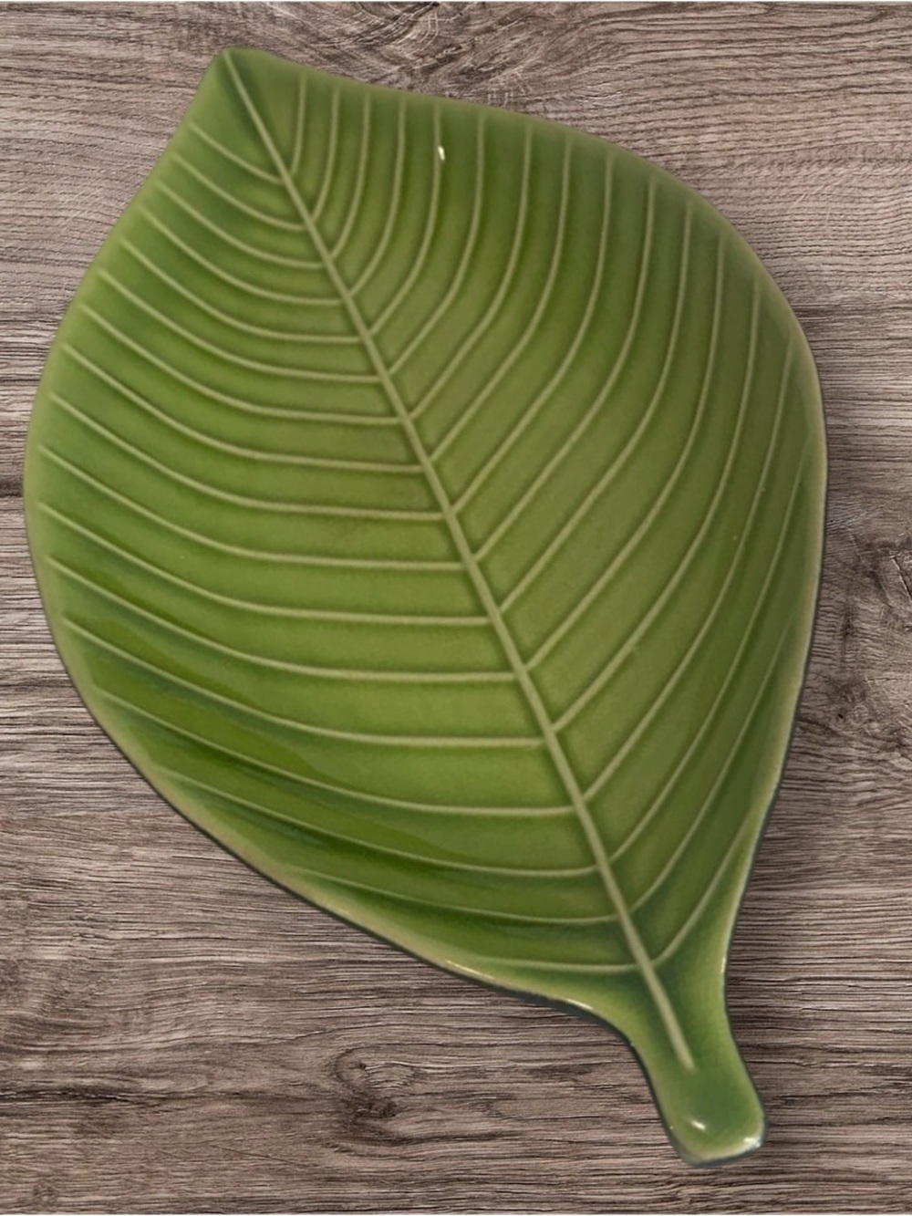 Home Trends Ceramic Green Leaf Serving Bowl - 13" Handcrafted Decorative Platter